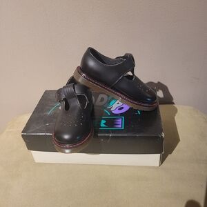 Classic Black Leather Girl's Shoes